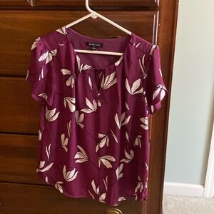 Hawthorne purple and white short sleeve blouse